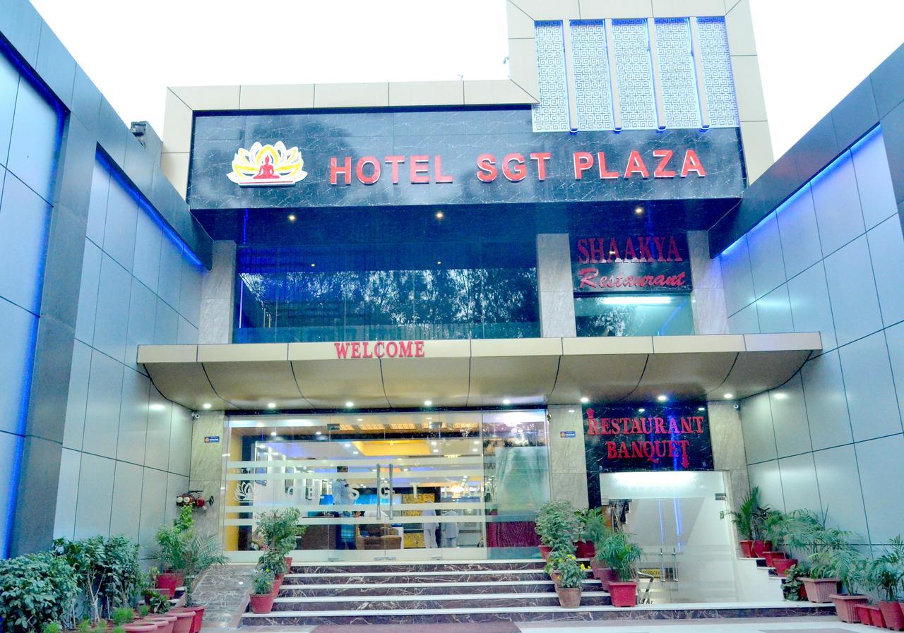 Hotel Sgt Plaza Varanasi Exterior photo